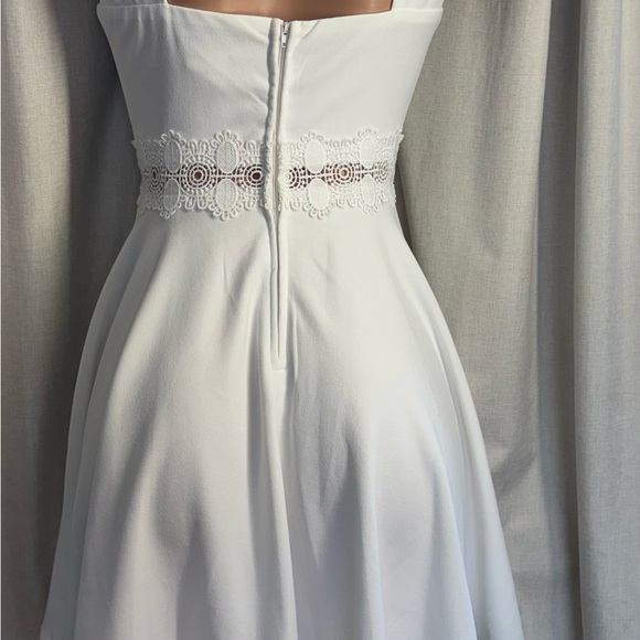 B Darlin
Juniors' Lace-Trim A-Line Dress - Picture 4 of 11